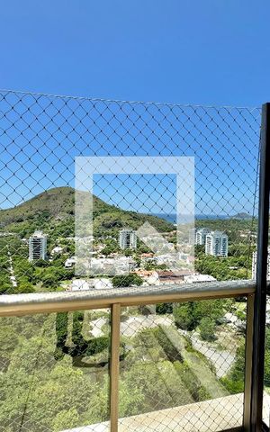 Apartamento à venda com 161m², 3 quartos e 2 vagas Apartamento à venda com 161m², 3 quartos e 2 vagasVaranda / Terraço