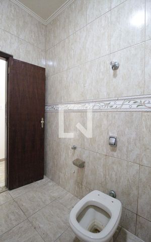 Casa para alugar com 360m², 3 quartos e 5 vagasBanheiro Social