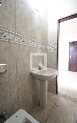 Casa para alugar com 360m², 3 quartos e 5 vagasBanheiro da Suite