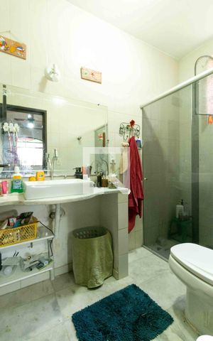 Casa à venda com 185m², 2 quartos e 4 vagas Casa à venda com 185m², 2 quartos e 4 vagasBanheiro