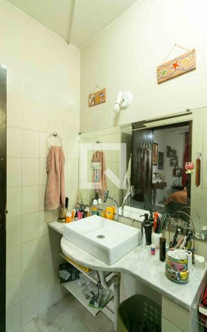 Casa à venda com 185m², 2 quartos e 4 vagas Casa à venda com 185m², 2 quartos e 4 vagasBanheiro