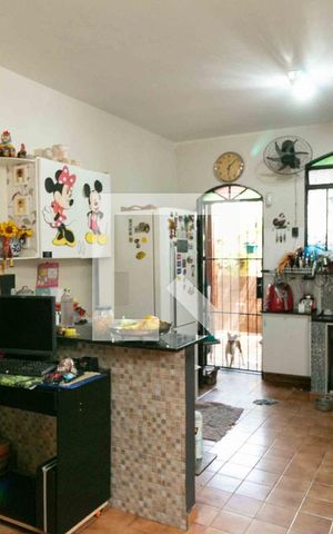 Casa à venda com 185m², 2 quartos e 4 vagas Casa à venda com 185m², 2 quartos e 4 vagasCozinha