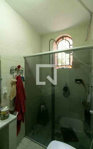 Casa à venda com 185m², 2 quartos e 4 vagas Casa à venda com 185m², 2 quartos e 4 vagasBanheiro