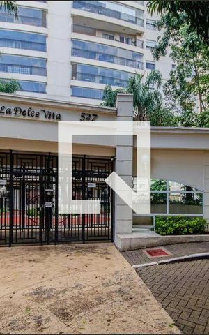 Apartamento à venda com 178m², 3 quartos e 3 vagasEntrada