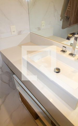 Apartamento à venda com 178m², 3 quartos e 3 vagasBanheiro da Suíte 1