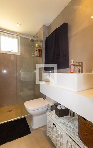 Apartamento à venda com 178m², 3 quartos e 3 vagasBanheiro da Suíte 2