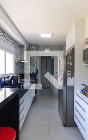 Apartamento à venda com 178m², 3 quartos e 3 vagasCozinha 