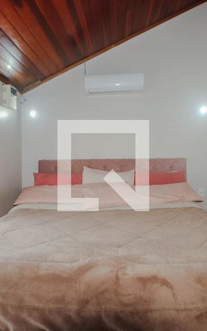 Casa à venda com 230m², 3 quartos e 1 vaga Casa à venda com 230m², 3 quartos e 1 vagaSuíte