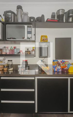 Casa à venda com 230m², 3 quartos e 1 vaga Casa à venda com 230m², 3 quartos e 1 vagaCozinha e Área de Serviço