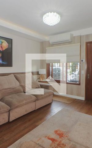 Casa à venda com 230m², 3 quartos e 1 vaga Casa à venda com 230m², 3 quartos e 1 vagaSala