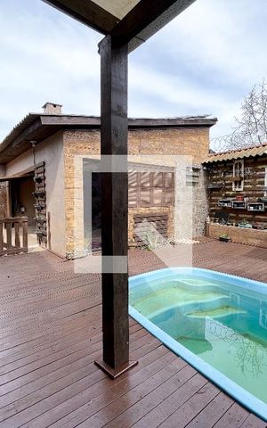 Casa à venda com 160m², 3 quartos e 1 vaga Casa à venda com 160m², 3 quartos e 1 vagaÁrea comum