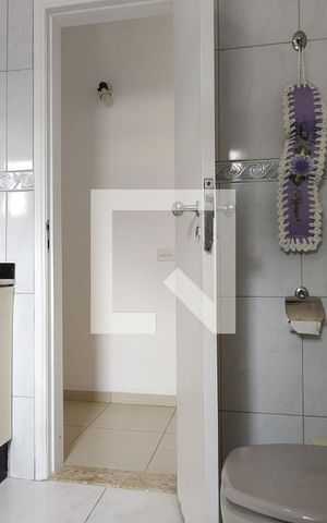 Casa de condomínio à venda com 250m², 5 quartos e 2 vagas Casa de condomínio à venda com 250m², 5 quartos e 2 vagasBanheiro 2