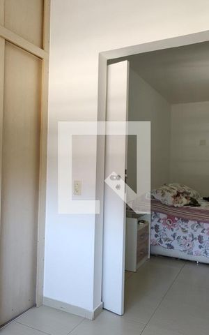 Casa de condomínio à venda com 250m², 5 quartos e 2 vagas Casa de condomínio à venda com 250m², 5 quartos e 2 vagasCloset do quarto 5
