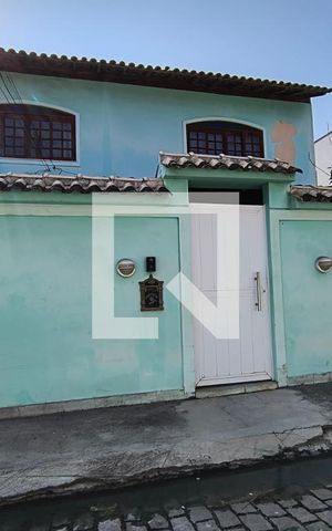 Casa de condomínio à venda com 250m², 5 quartos e 2 vagas Casa de condomínio à venda com 250m², 5 quartos e 2 vagasFachada
