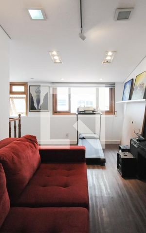 Casa para alugar com 265m², 4 quartos e 3 vagasSotão - sala