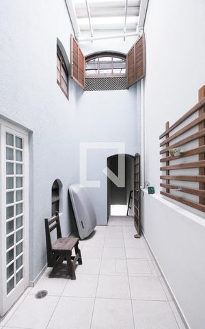Casa para alugar com 265m², 4 quartos e 3 vagasquintal - lateral