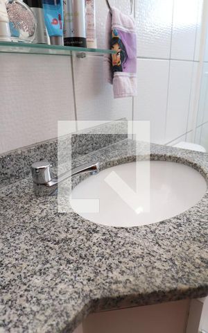 Casa à venda com 80m², 2 quartos e 2 vagasBanheiro da Suíte