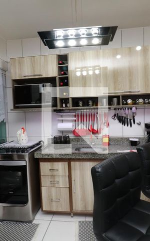 Casa à venda com 80m², 2 quartos e 2 vagasCozinha