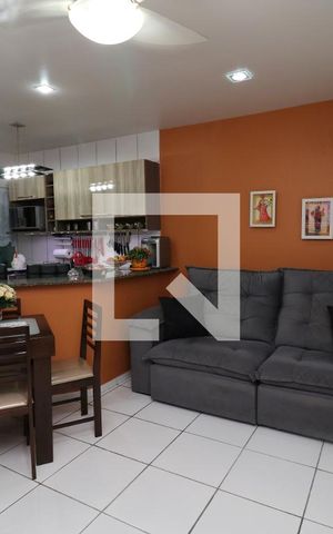 Casa à venda com 80m², 2 quartos e 2 vagasSala