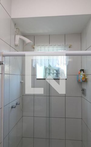 Casa à venda com 80m², 2 quartos e 2 vagasBanheiro da Suíte