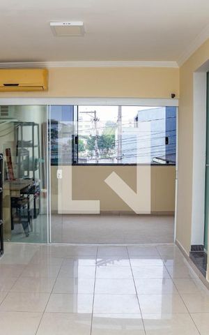 Casa à venda com 275m², 3 quartos e 2 vagas Casa à venda com 275m², 3 quartos e 2 vagasQuarto 1