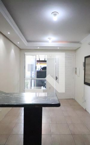 Casa de condomínio à venda com 80m², 2 quartos e 2 vagasSala
