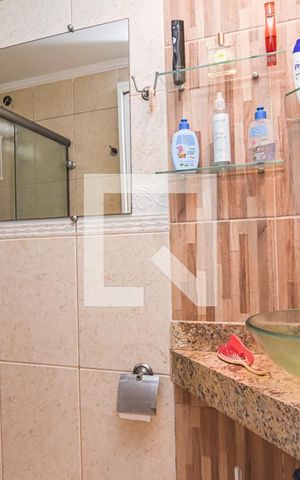 Casa à venda com 125m², 5 quartos e 3 vagas Casa à venda com 125m², 5 quartos e 3 vagasBanheiro/Quarto 1