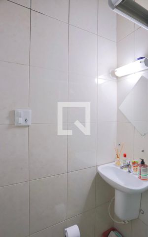 Casa à venda com 110m², 3 quartos e 3 vagas Casa à venda com 110m², 3 quartos e 3 vagasBanheiro