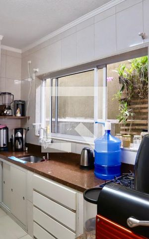 Casa à venda com 110m², 3 quartos e 3 vagas Casa à venda com 110m², 3 quartos e 3 vagasCozinha