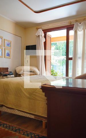 Casa à venda com 520m², 4 quartos e 5 vagasSuíte 2