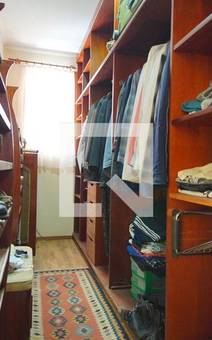 Casa à venda com 520m², 4 quartos e 5 vagasCloset da Suíte 2