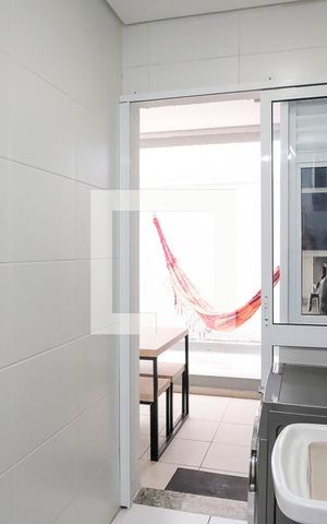 Apartamento para alugar com 69m², 2 quartos e 1 vagaÁrea de serviço
