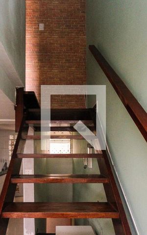 Casa de condomínio à venda com 100m², 3 quartos e 2 vagas Casa de condomínio à venda com 100m², 3 quartos e 2 vagasescada