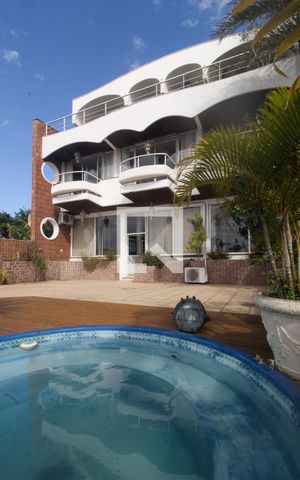 Casa à venda com 596m², 6 quartos e 4 vagasÁrea comum - Piscina