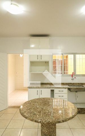 Casa à venda com 290m², 3 quartos e 2 vagas Casa à venda com 290m², 3 quartos e 2 vagasCozinha