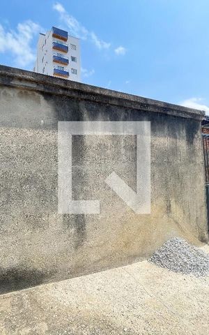 Casa à venda com 150m², 4 quartos e 7 vagas Casa à venda com 150m², 4 quartos e 7 vagasFachada