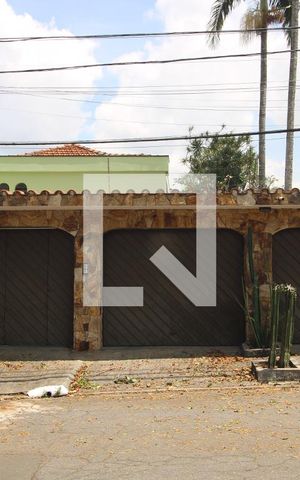 Casa à venda com 309m², 3 quartos e 5 vagasFachada