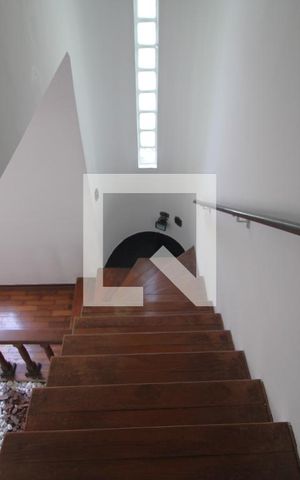 Casa à venda com 309m², 3 quartos e 5 vagasEscada