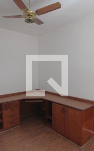 Casa à venda com 309m², 3 quartos e 5 vagasQuarto 2