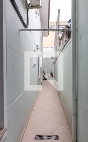 Casa à venda com 159m², 3 quartos e 3 vagasCorredor Lateral