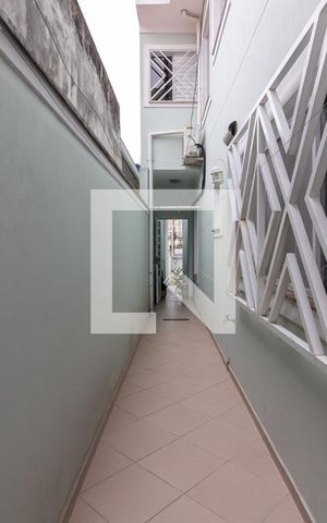 Casa à venda com 159m², 3 quartos e 3 vagasCorredor Lateral