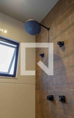 Casa de condomínio à venda com 600m², 4 quartos e 3 vagas Casa de condomínio à venda com 600m², 4 quartos e 3 vagasBanheiro da Suíte 2