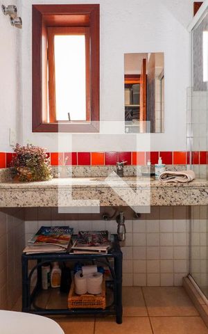 Casa à venda com 324m², 4 quartos e 4 vagasBanheiro da Suíte 2