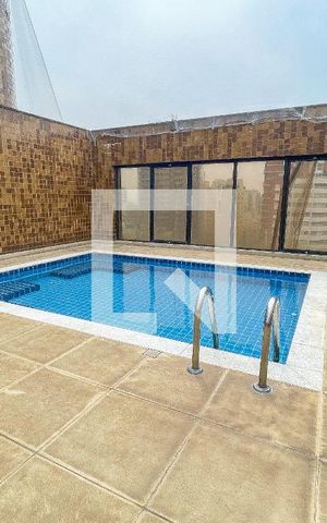 Apartamento à venda com 108m², 1 quarto e 1 vaga Apartamento à venda com 108m², 1 quarto e 1 vagaÁrea comum - Piscina