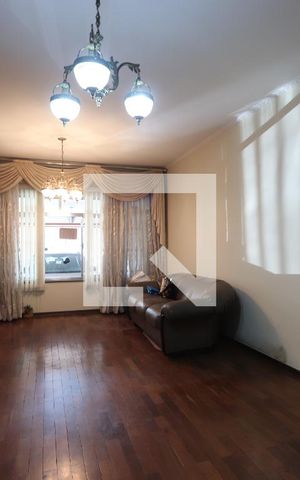 Casa à venda com 170m², 3 quartos e 2 vagasSala