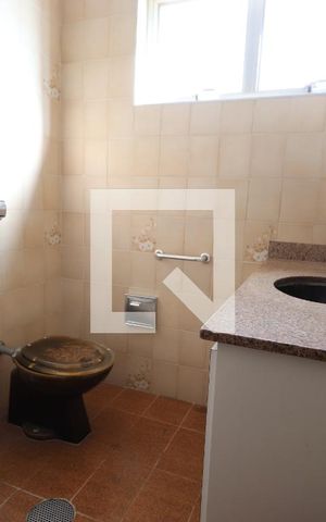 Casa à venda com 170m², 3 quartos e 2 vagasBanheiro Social