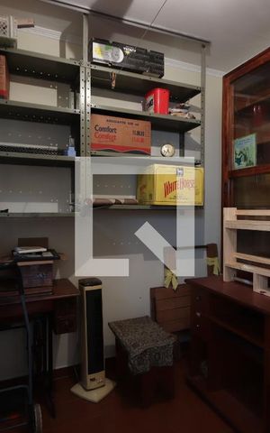 Casa à venda com 170m², 3 quartos e 2 vagasQuarto de Serviço