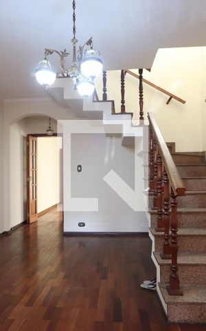 Casa à venda com 170m², 3 quartos e 2 vagasSala