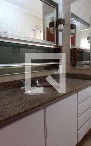Casa à venda com 170m², 3 quartos e 2 vagasBanheiro da Suíte