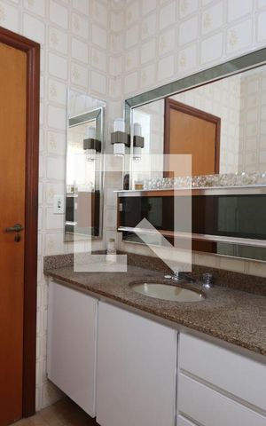 Casa à venda com 170m², 3 quartos e 2 vagasBanheiro da Suíte
